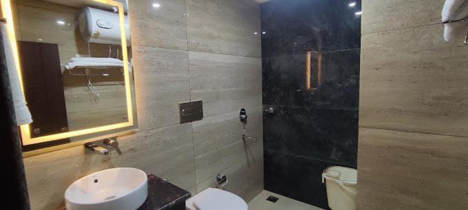 Hotel The Crystal 5*