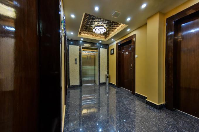 Hotel The Crystal