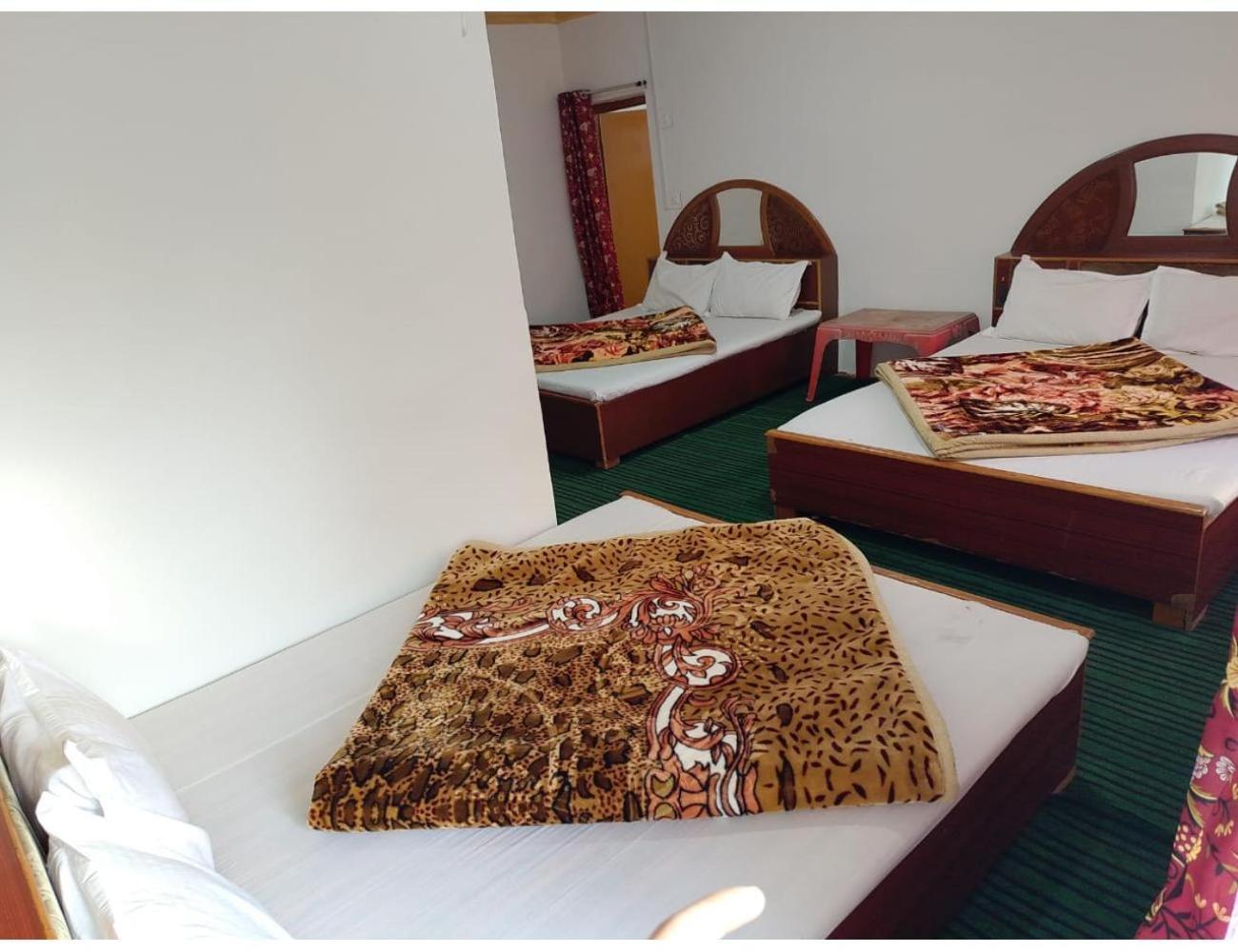Homestay Gulzar Palace, *
