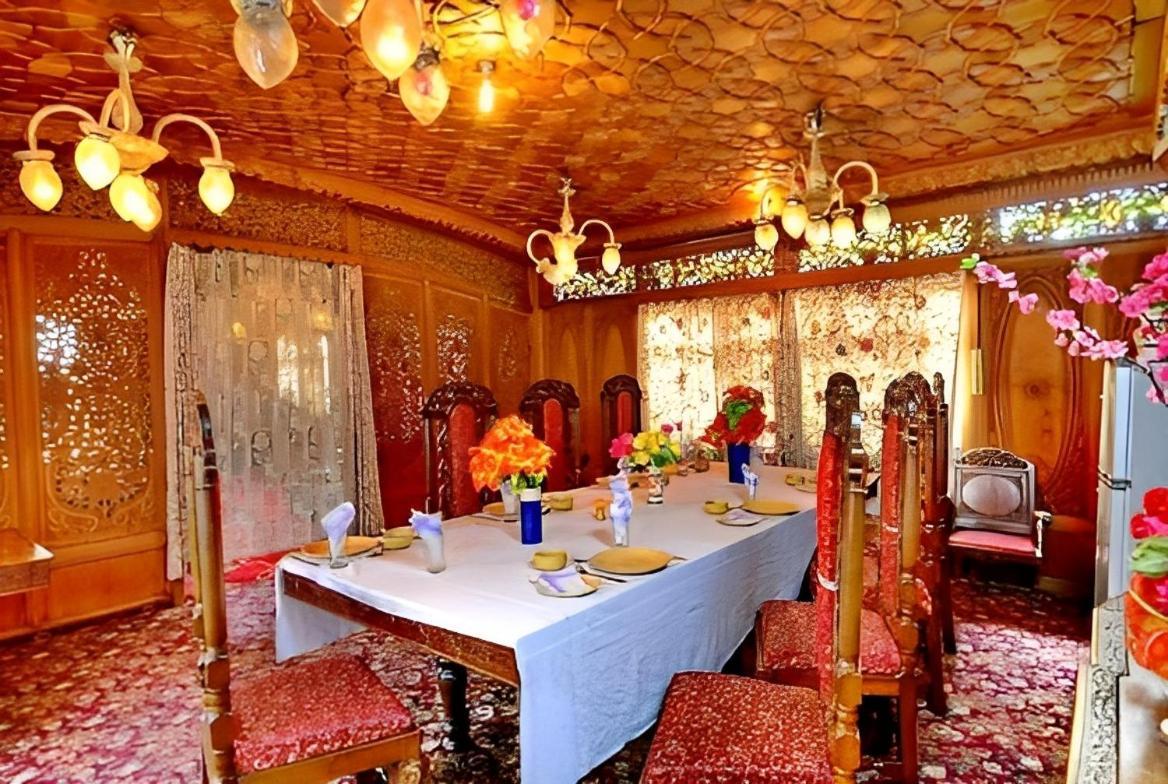 Hotel Heritage Amina Group Of Houseboats 4*