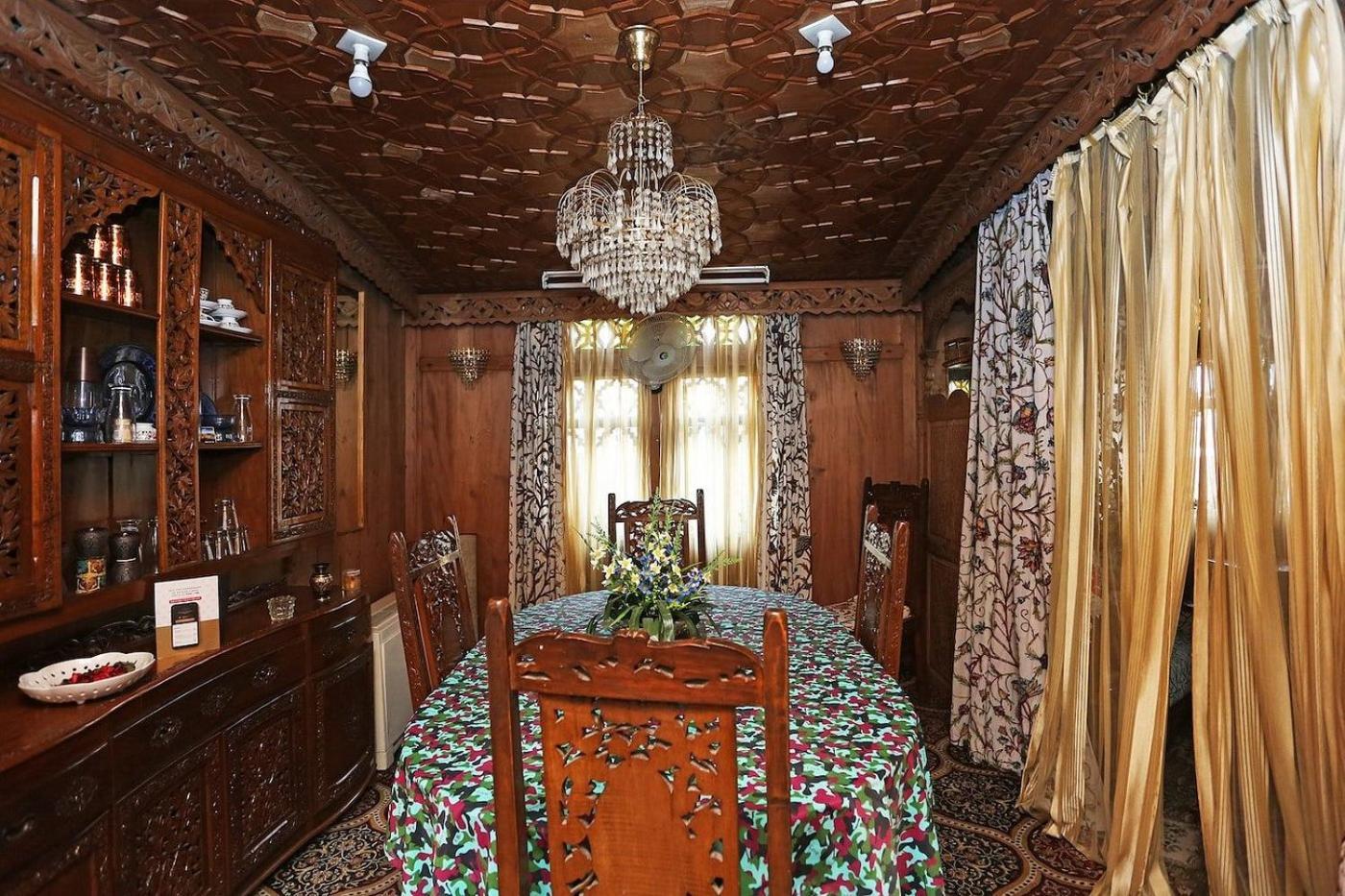 Swift Houseboats Srinagar (Jammu and Kashmir)