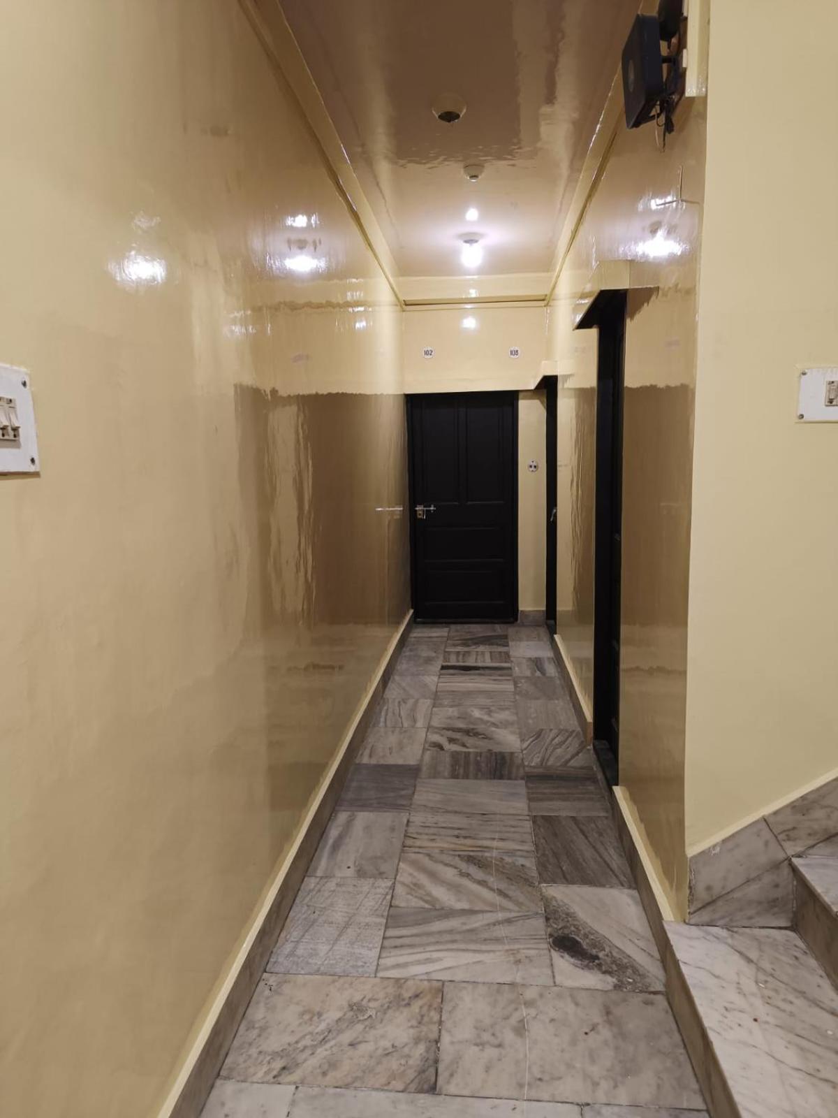 Ruby And Restaurant Hotel Srinagar (Jammu and Kashmir)