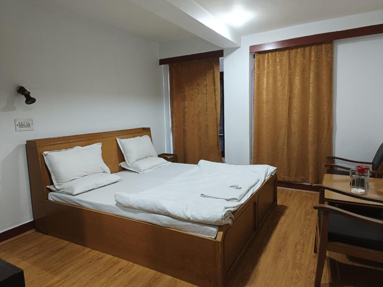 Ruby And Restaurant Hotel 2*