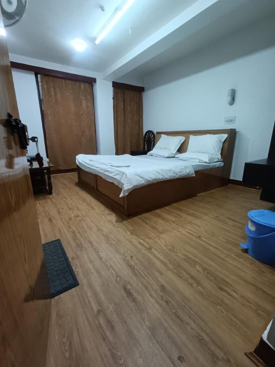 Ruby And Restaurant Hotel Srinagar (Jammu and Kashmir)