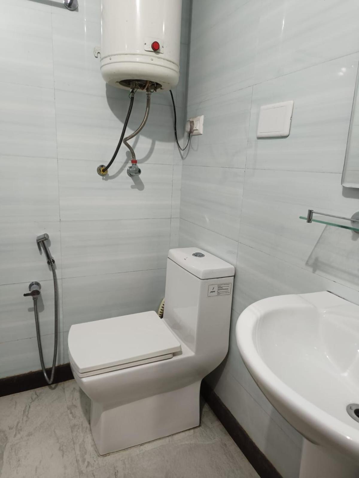 Hotel Ruby And Restaurant Srinagar (Jammu and Kashmir)