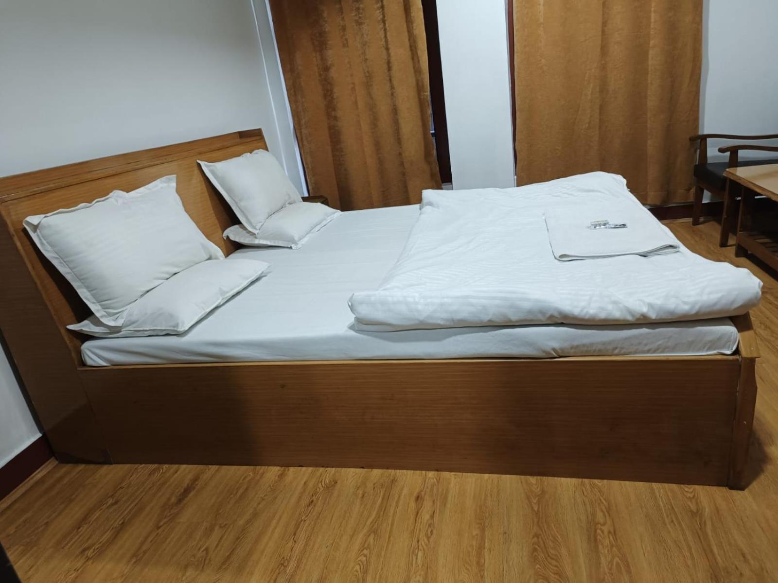 Hotel Ruby And Restaurant