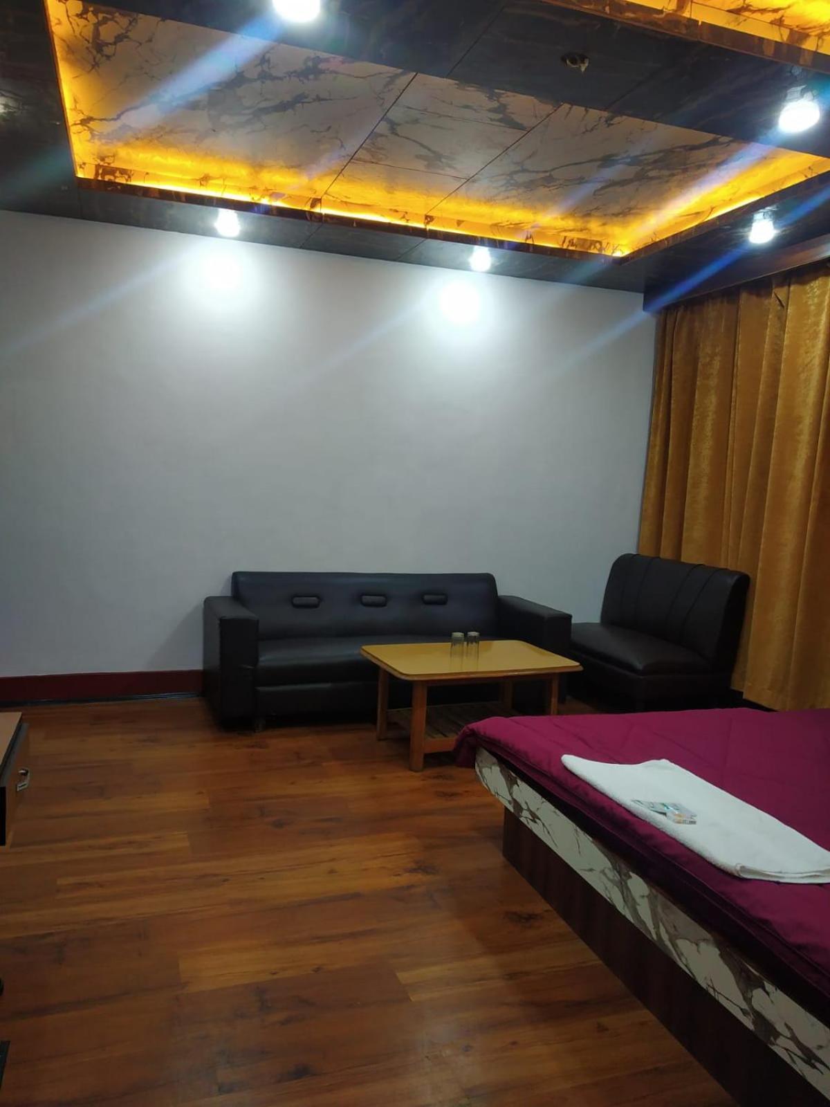 Hotel Ruby And Restaurant 2*