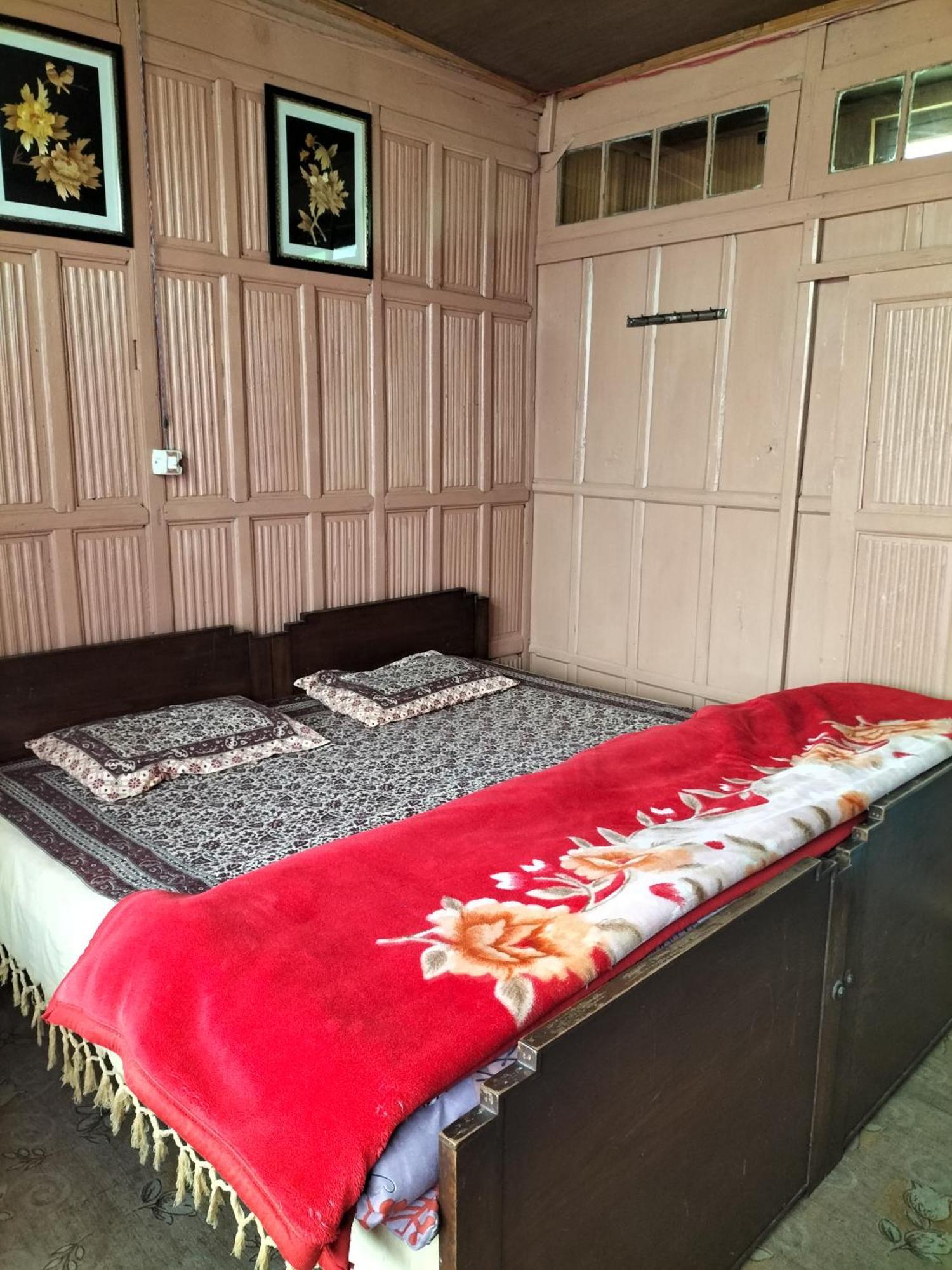 Hotel Houseboat Alwar *