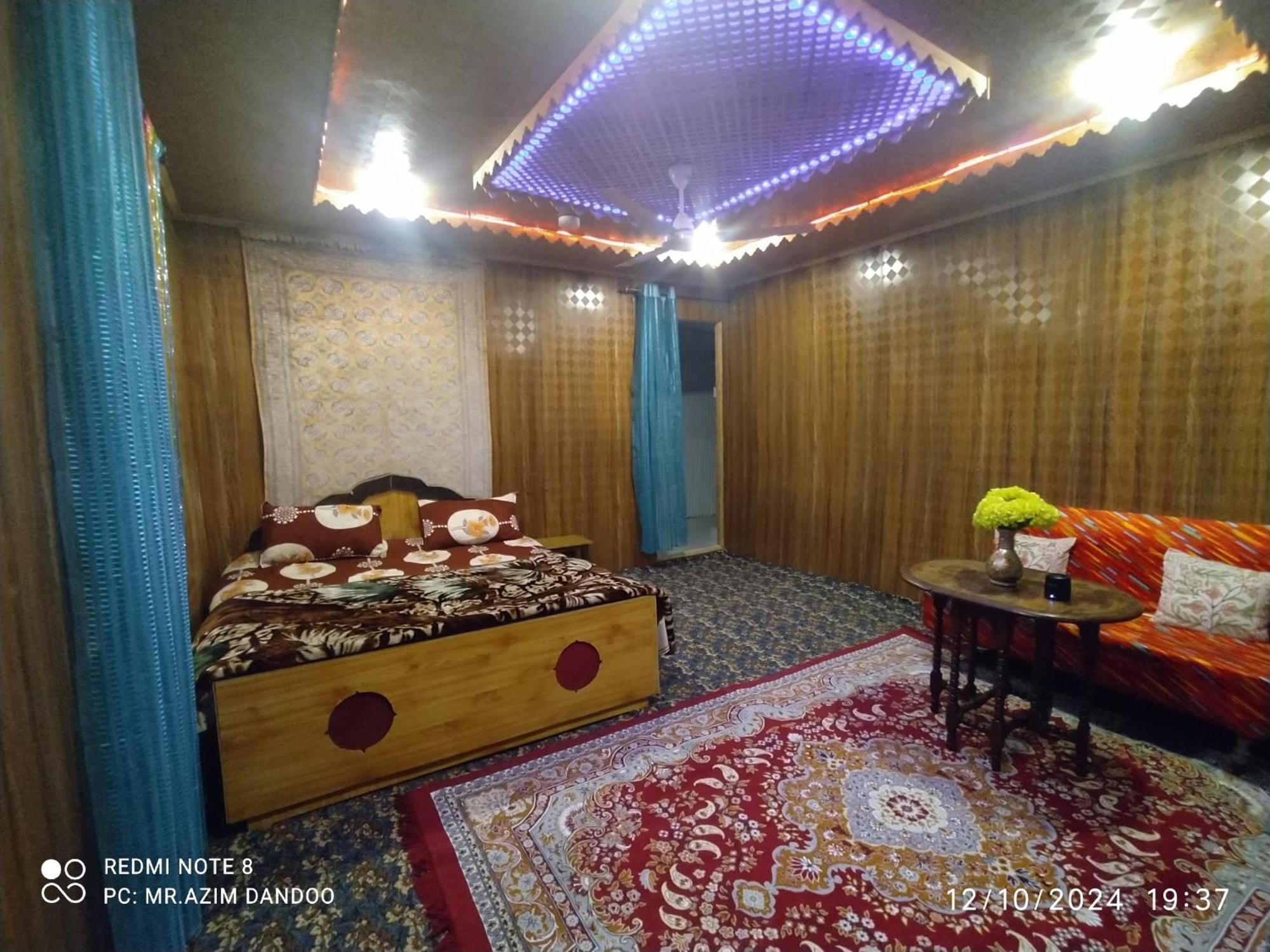 The Dreamer Destination' Houseboat 2* Srinagar (Jammu and Kashmir)