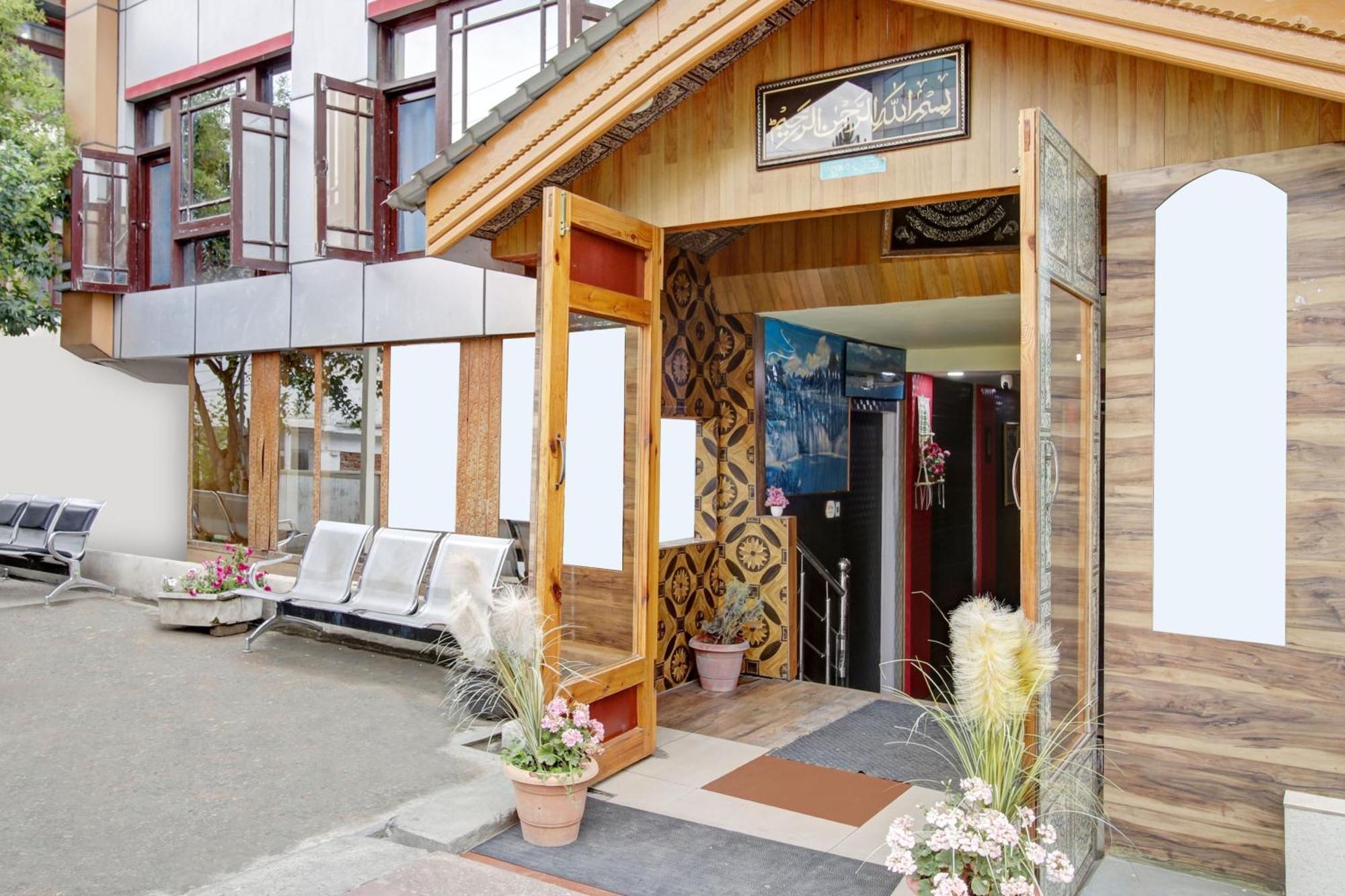 Super Collection O Rajbagh Formerly Lavender Hotel Srinagar (Jammu and Kashmir)