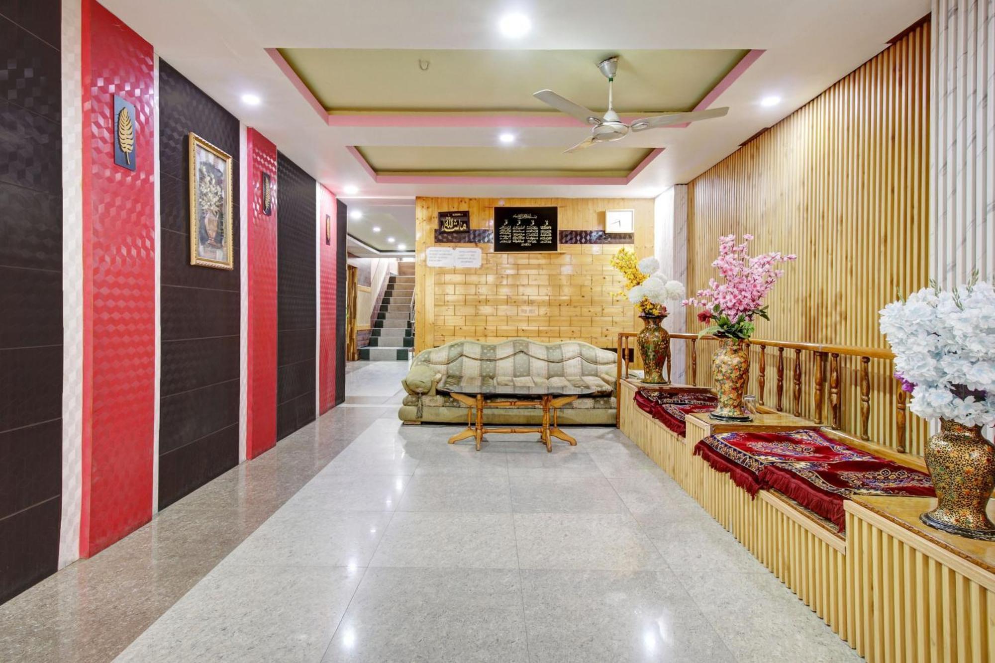 Hotel Super Collection O Rajbagh Formerly Lavender Srinagar (Jammu and Kashmir)