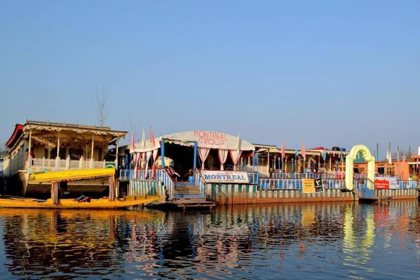 Montreal Group Of Houseboats