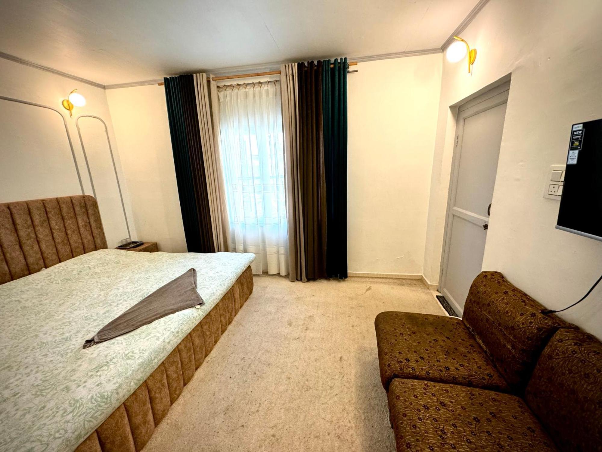 Olive Venture H&r 3* Srinagar (Jammu and Kashmir)