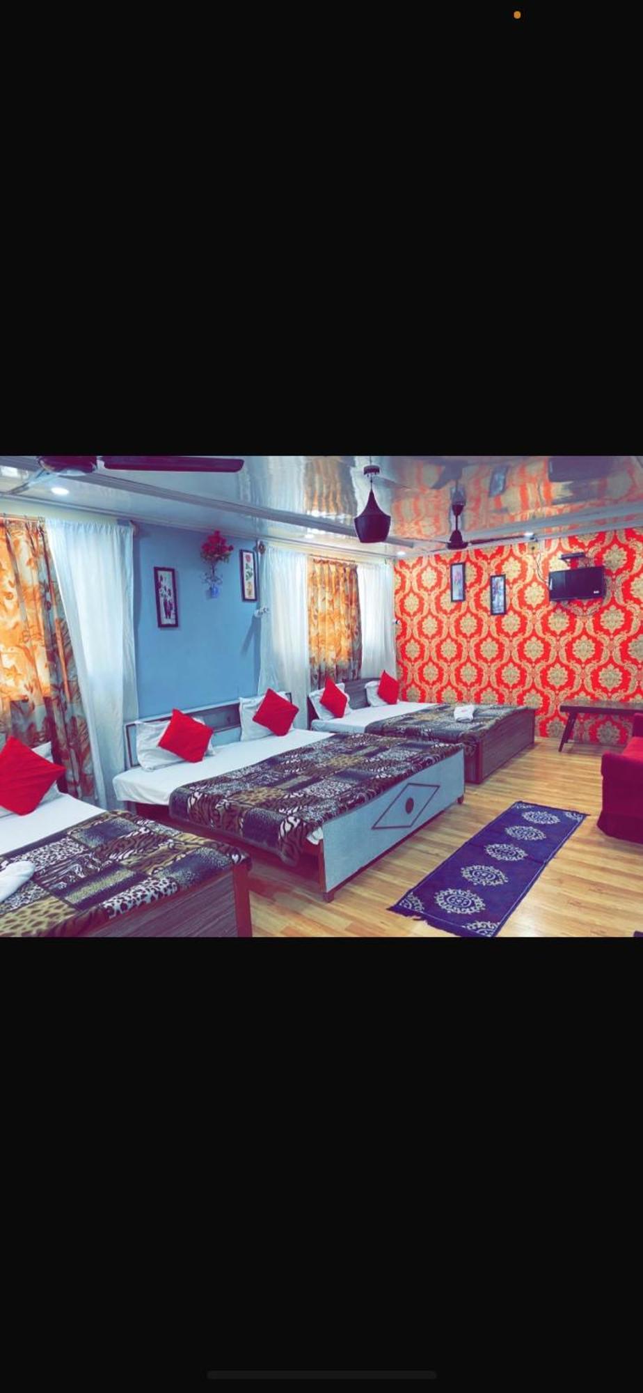 Hotel Young Mamta Srinagar (Jammu and Kashmir)