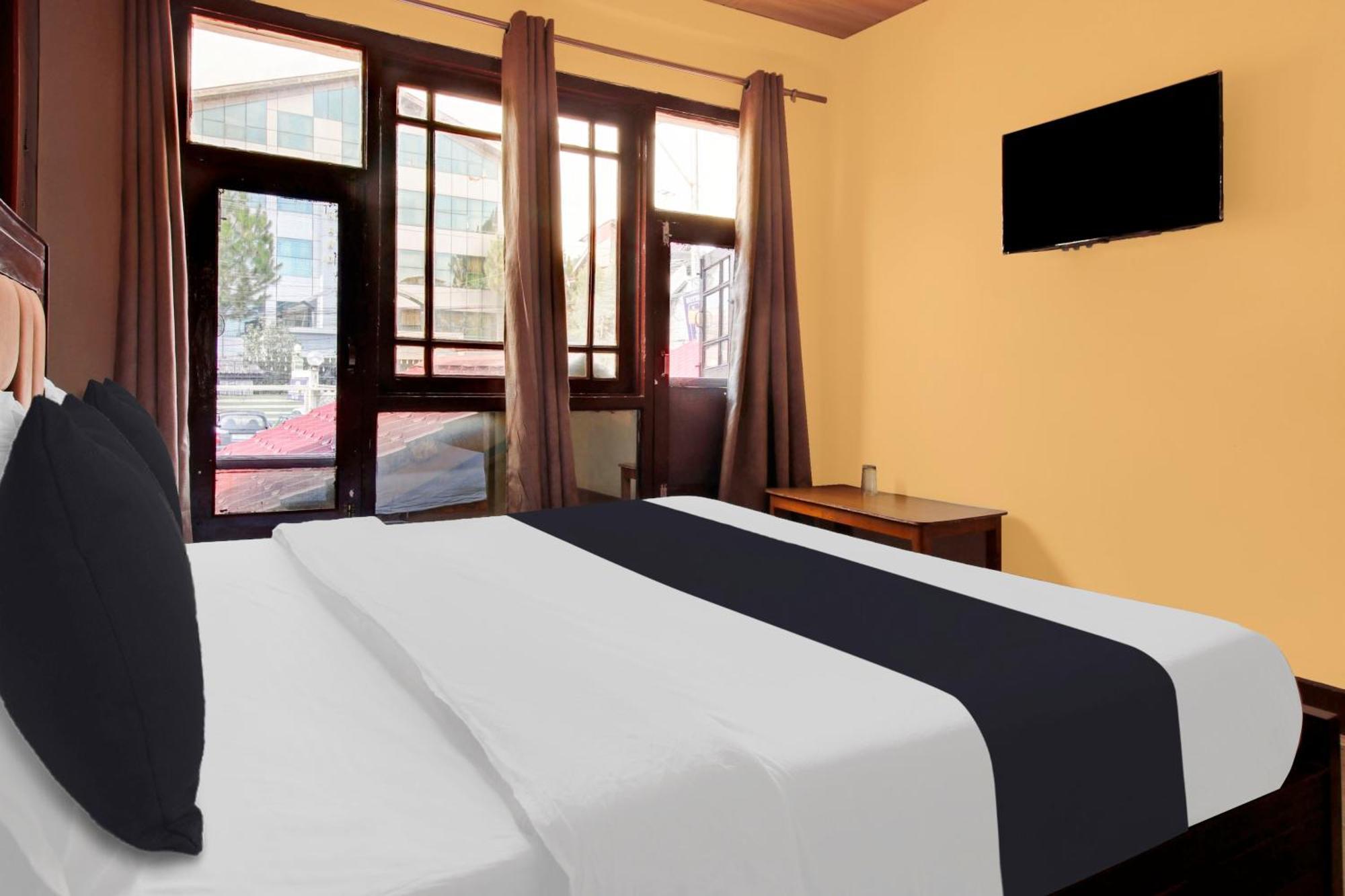 Hotel Super Collection O Rajbagh Formerly Lavender