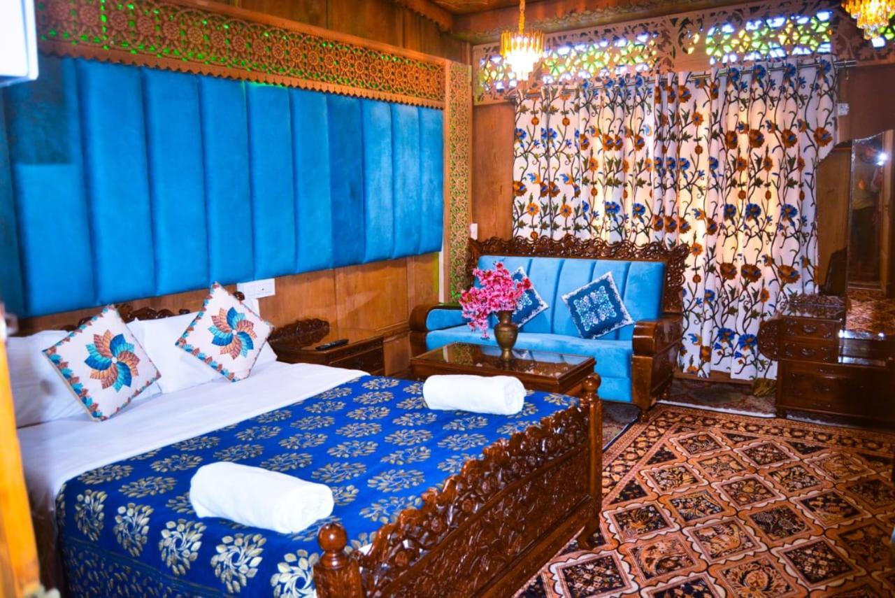 Heritage Amina Group Of Houseboats 4* Srinagar (Jammu and Kashmir)