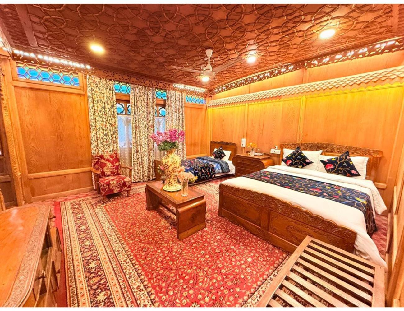 Royal Dandoo Palace, Srinagar (Jammu and Kashmir)