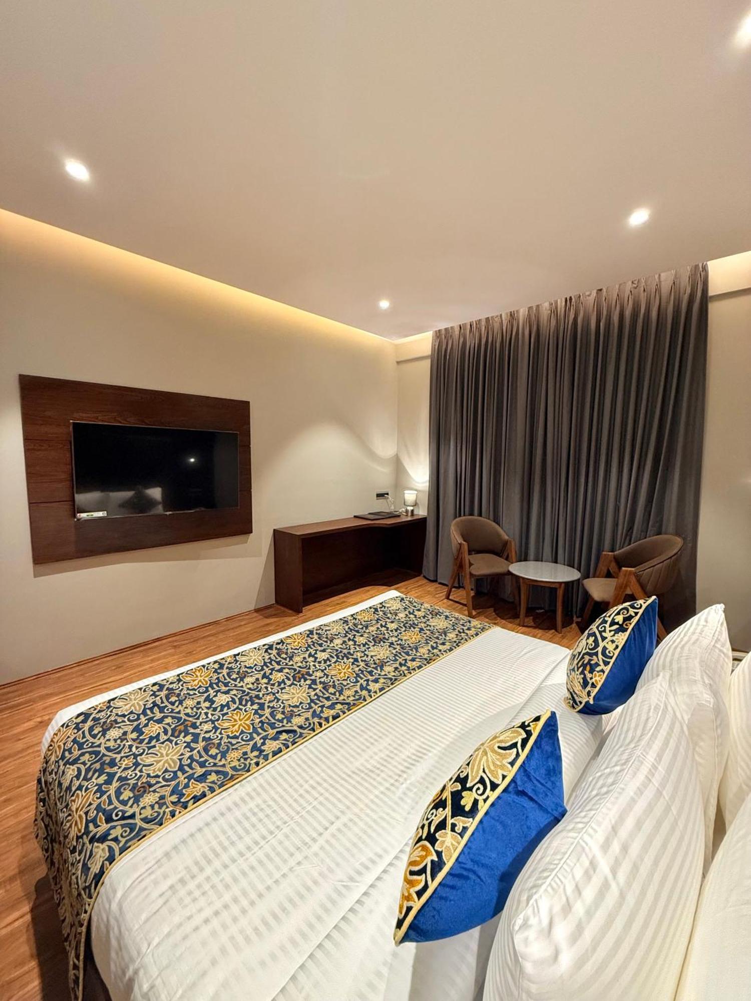 The Olive Hotel 4*