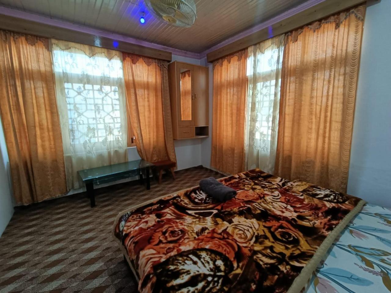 Grand Inayat Bed & Breakfast *