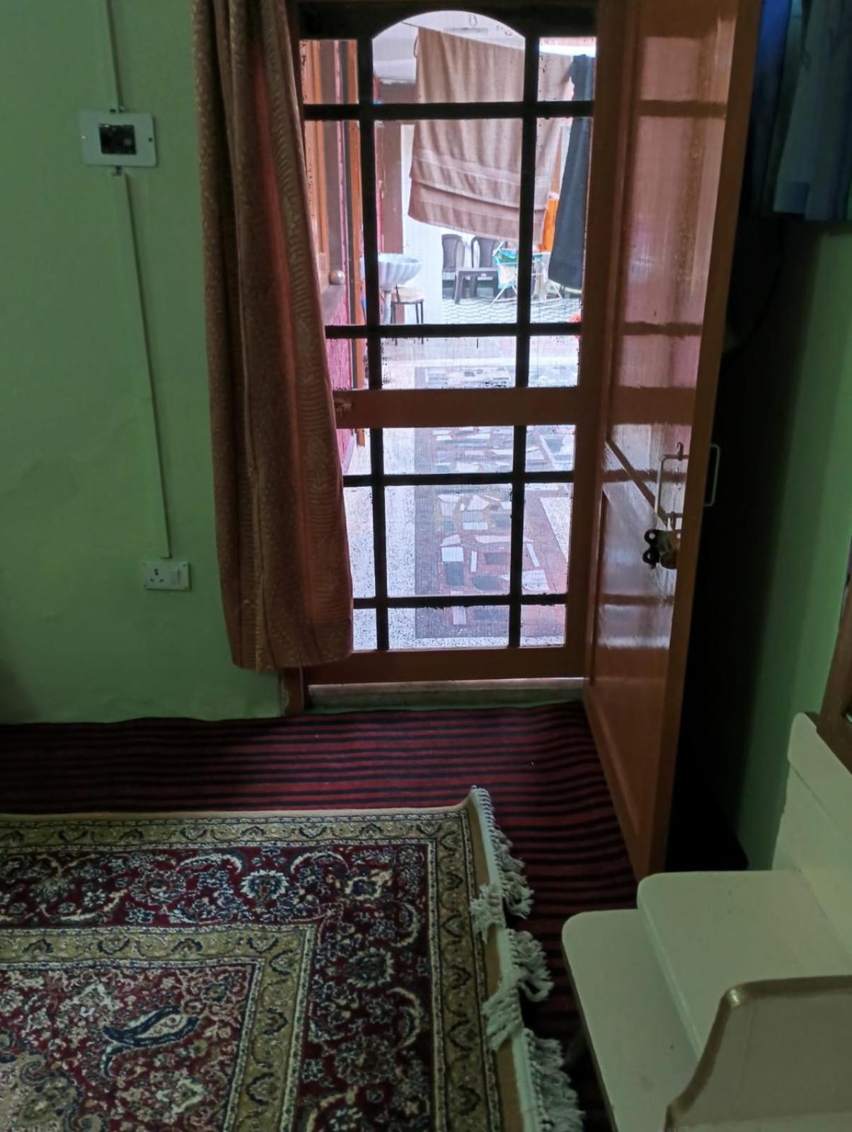 Homestay Serene Kashmir *