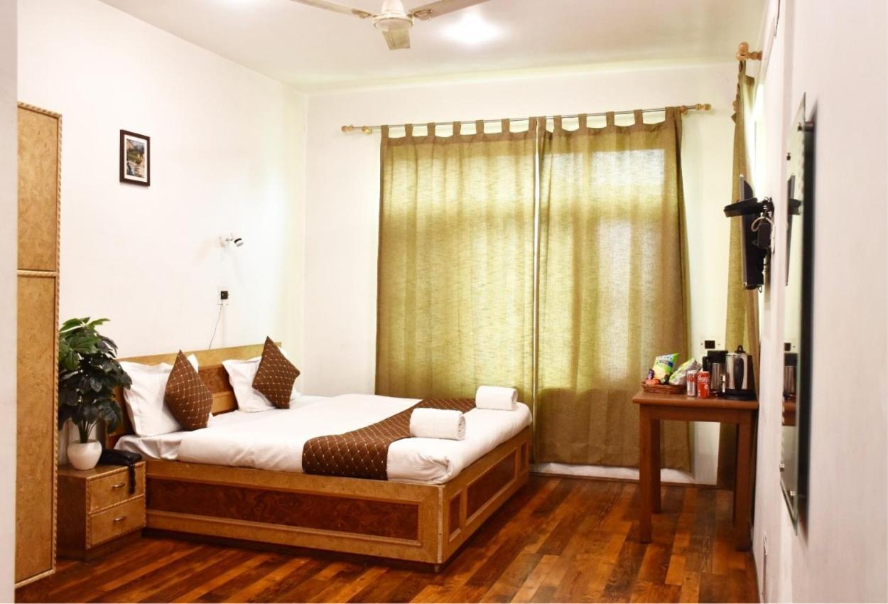 Hotel Chinar 2*