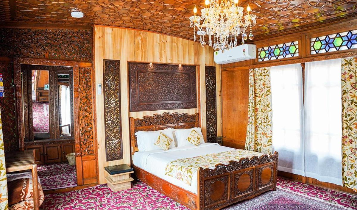 New Jacquline Heritage Houseboats Srinagar (Jammu and Kashmir)