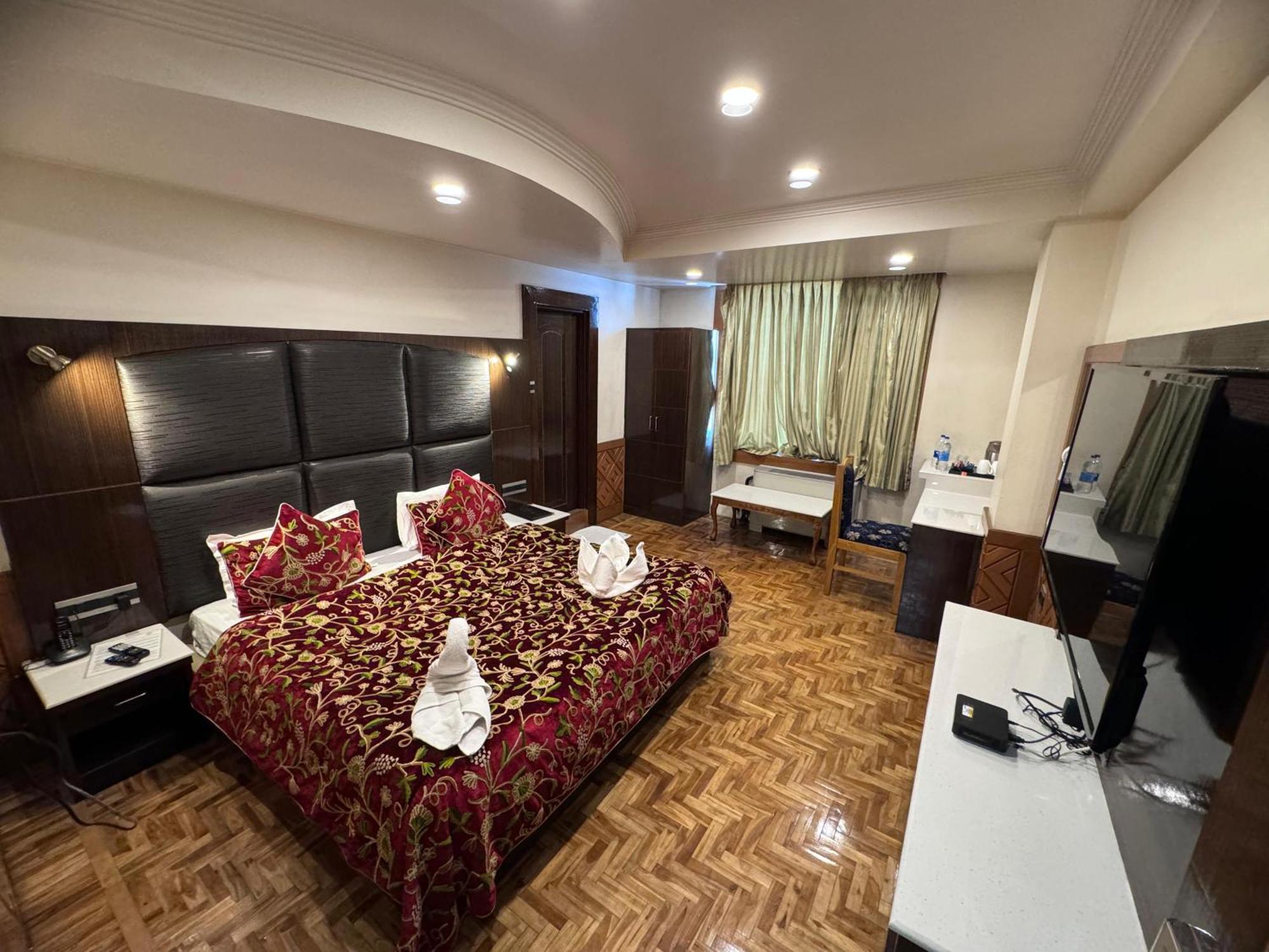 Opera Hotel 4*