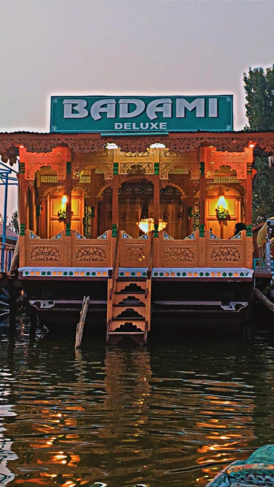 Houseboat Badami * Srinagar (Jammu and Kashmir)