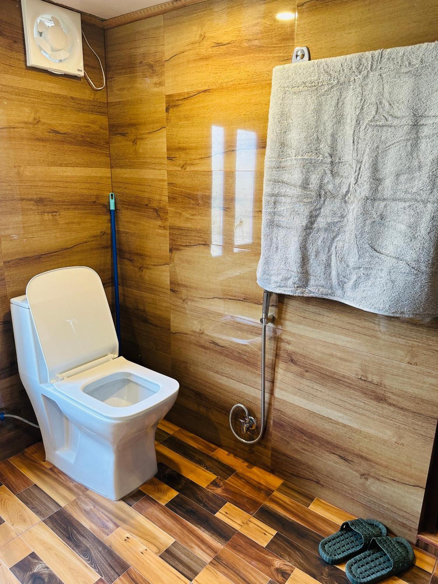Guest house The Chinar Retreat Hut Srinagar (Jammu and Kashmir)