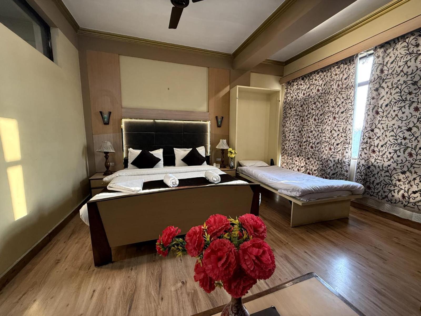 Hotel New Mamta Srinagar (Jammu and Kashmir)