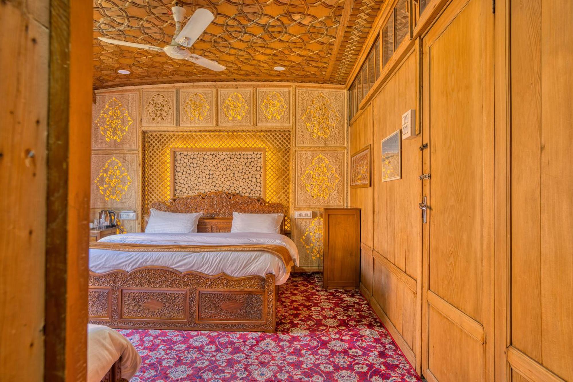 View Group Of Houseboats 4* Srinagar (Jammu and Kashmir)