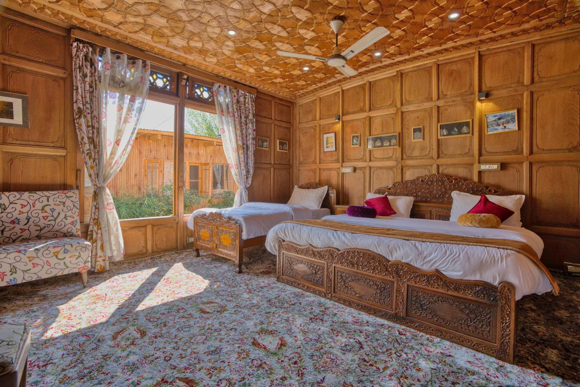 View Group Of Houseboats Srinagar (Jammu and Kashmir)