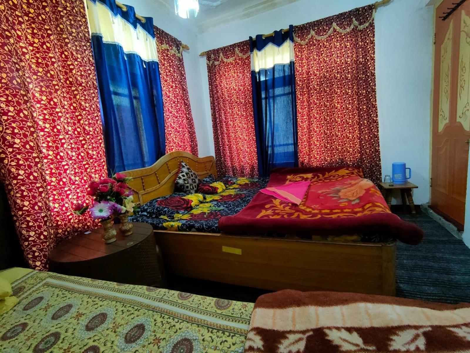 Guest house Kashmir Naaz *