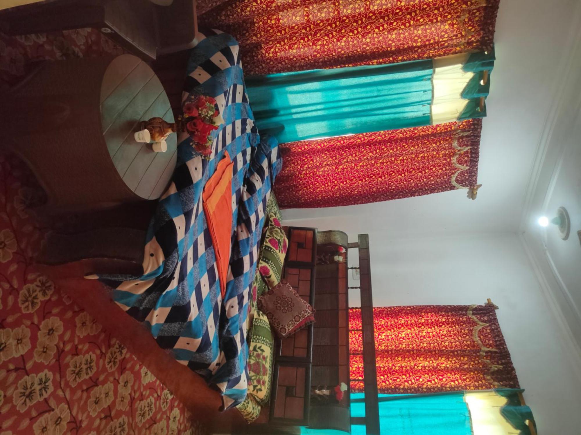 Kashmir Naaz Guest house Srinagar (Jammu and Kashmir)