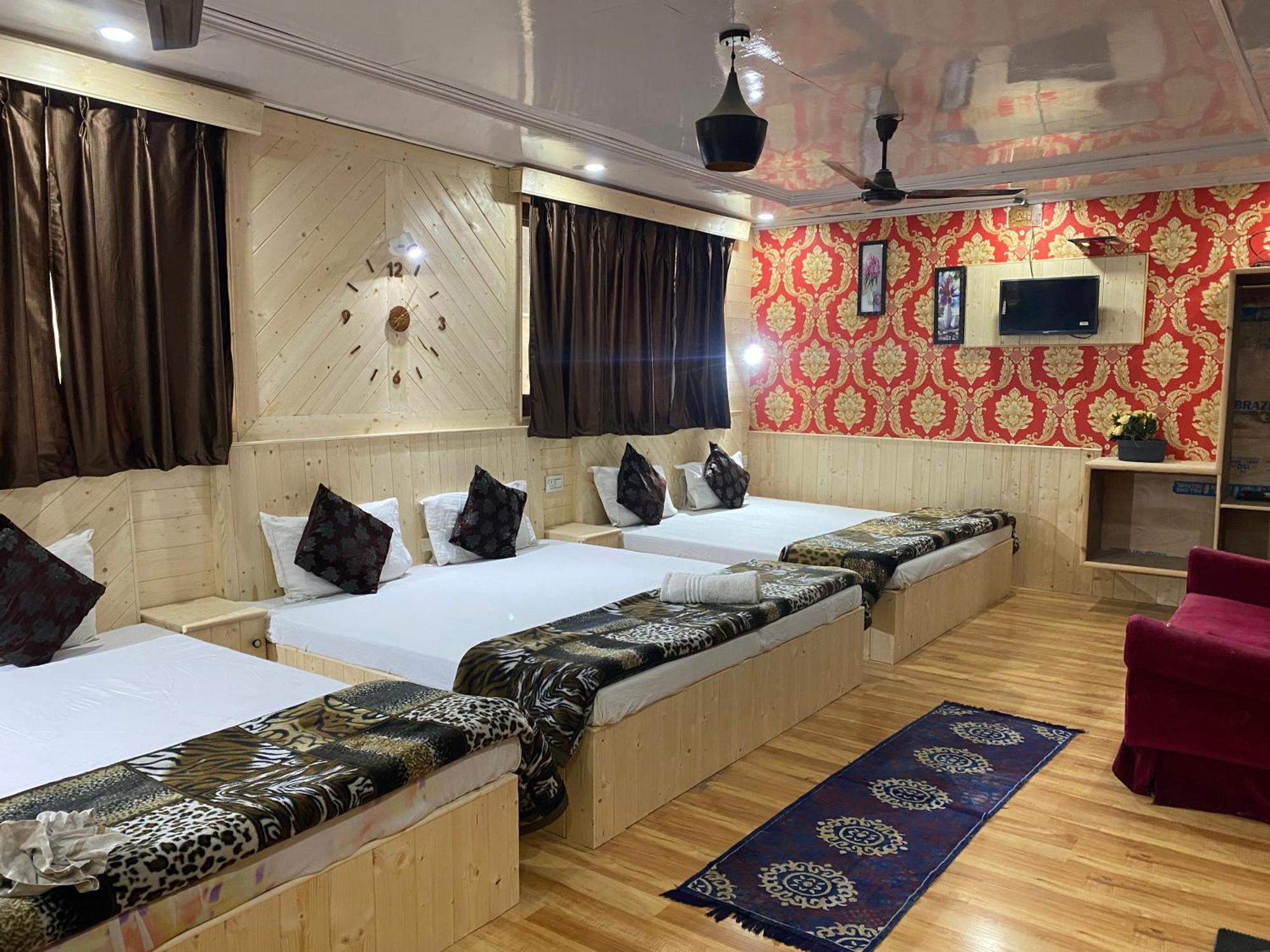 Young Mamta Hotel 3*