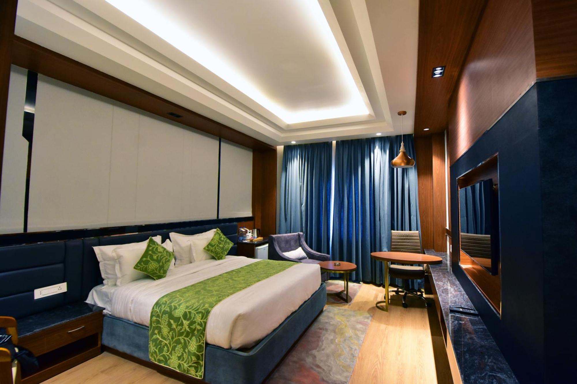 Platinum By The Grand Mamta 5*