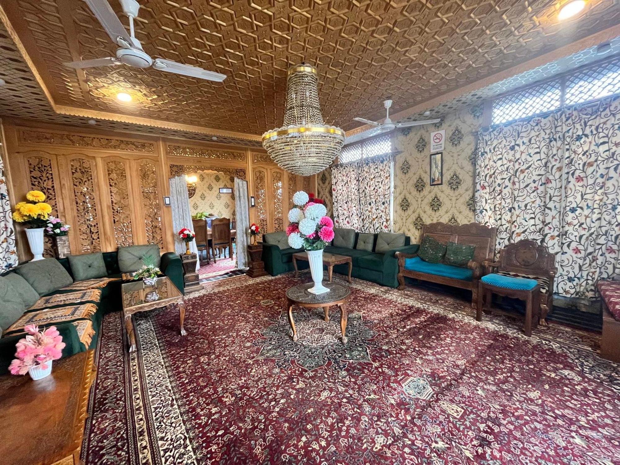 Infinia Hotel Srinagar (Jammu and Kashmir)