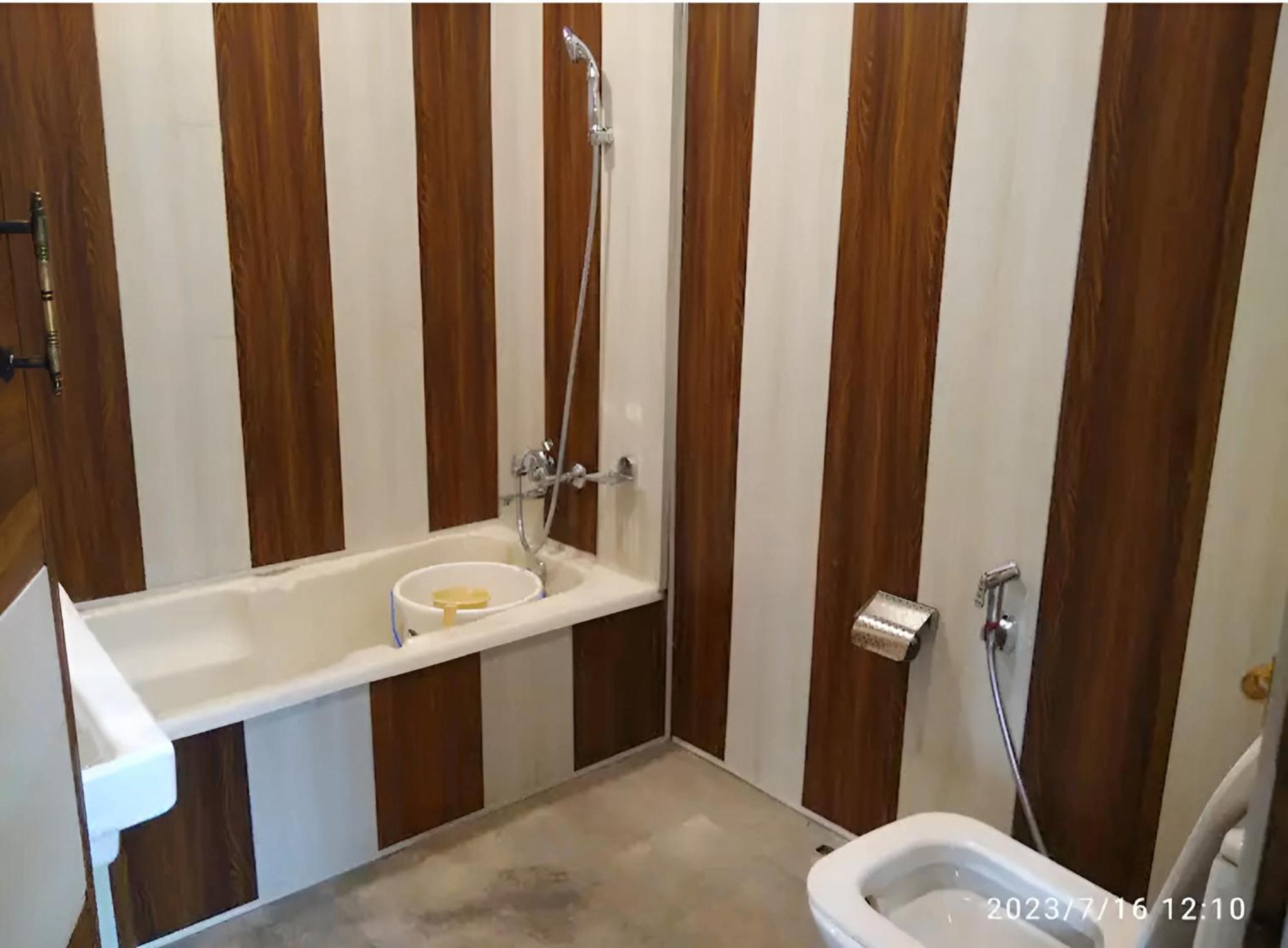 Royal Hareem Group Of Houseboats Hotel Srinagar (Jammu and Kashmir)