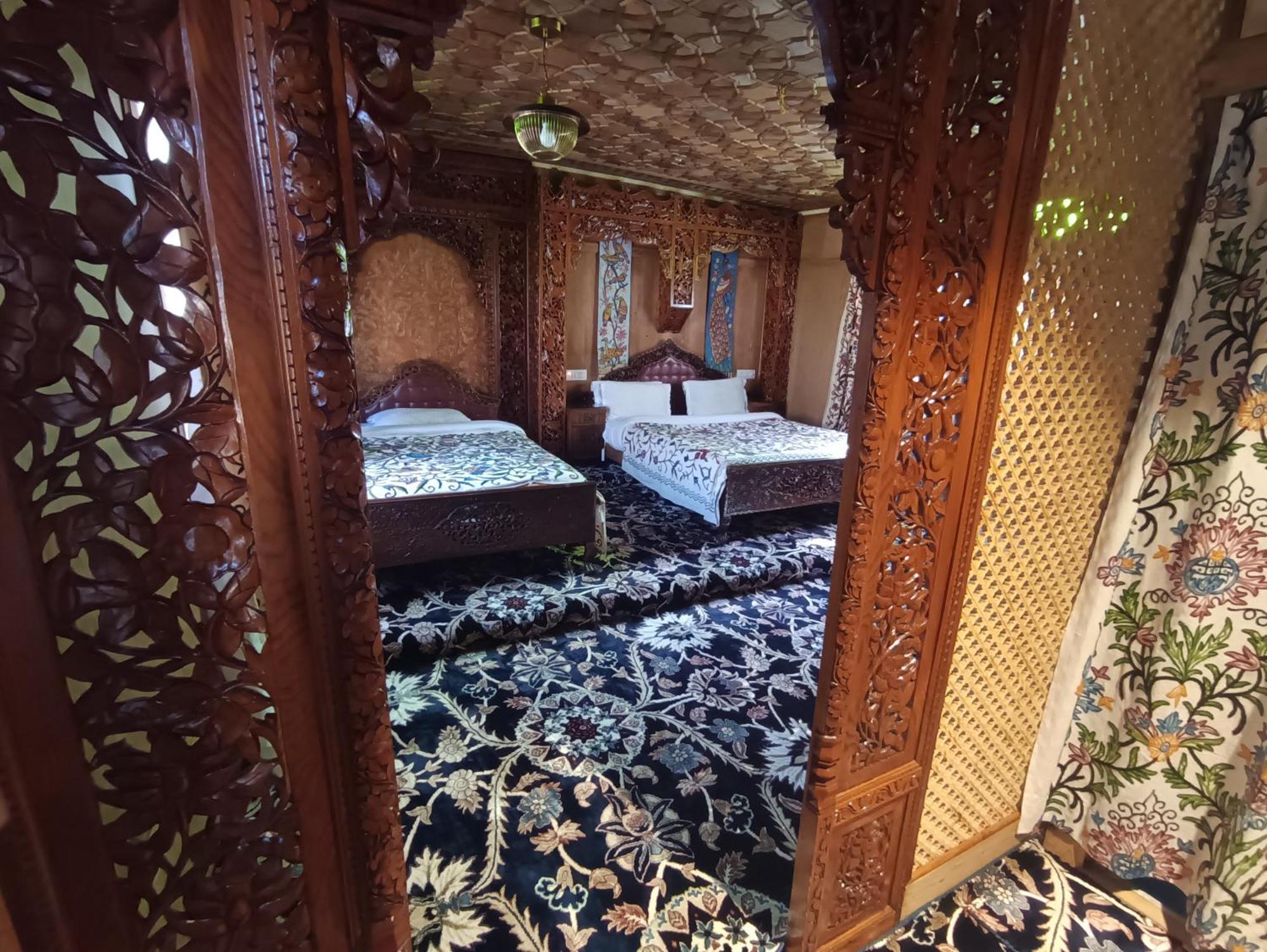 Royal Hareem Group Of Houseboats Hotel 5*