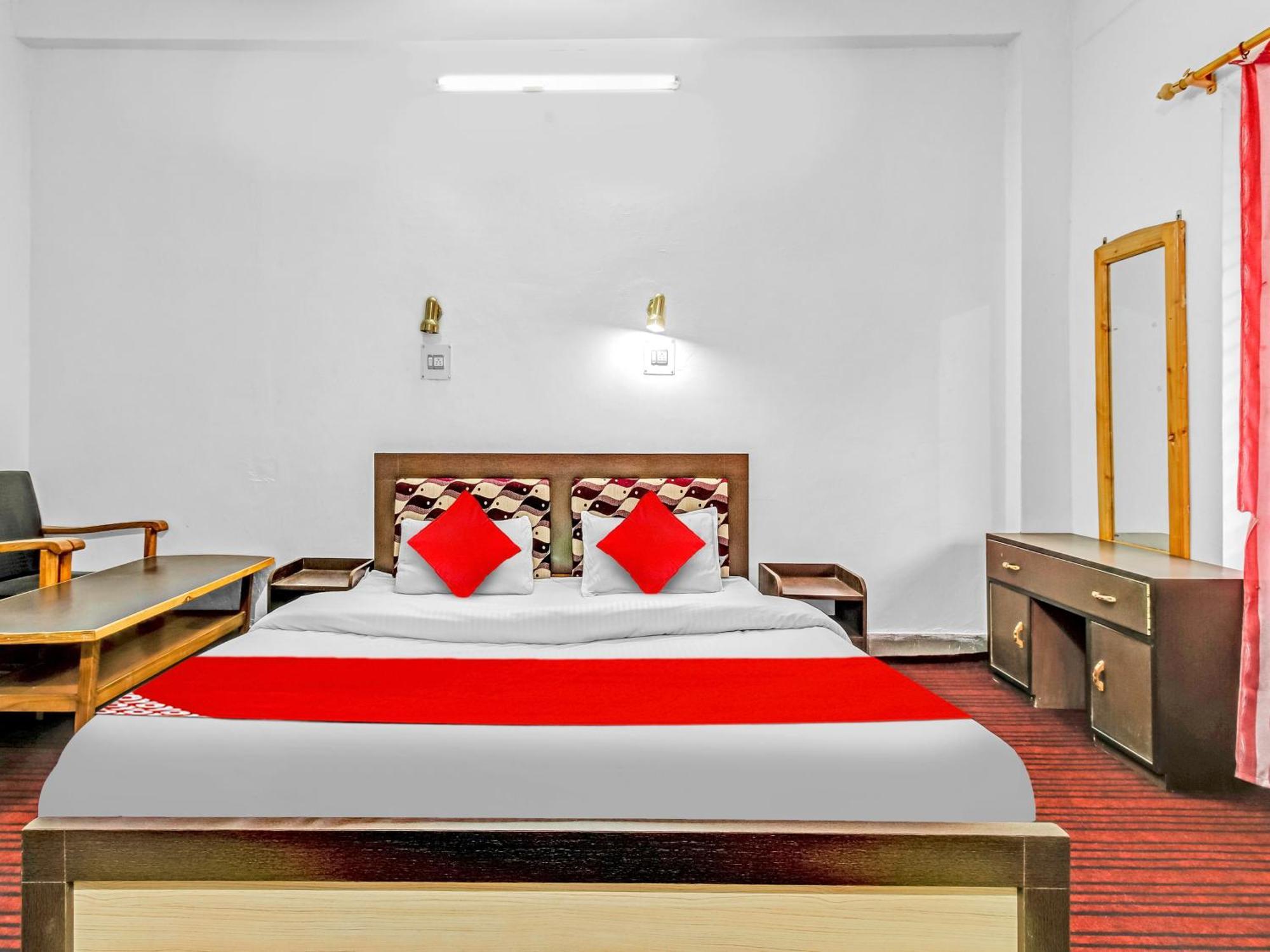 Hotel O The Ali Hotel Srinagar (Jammu and Kashmir)