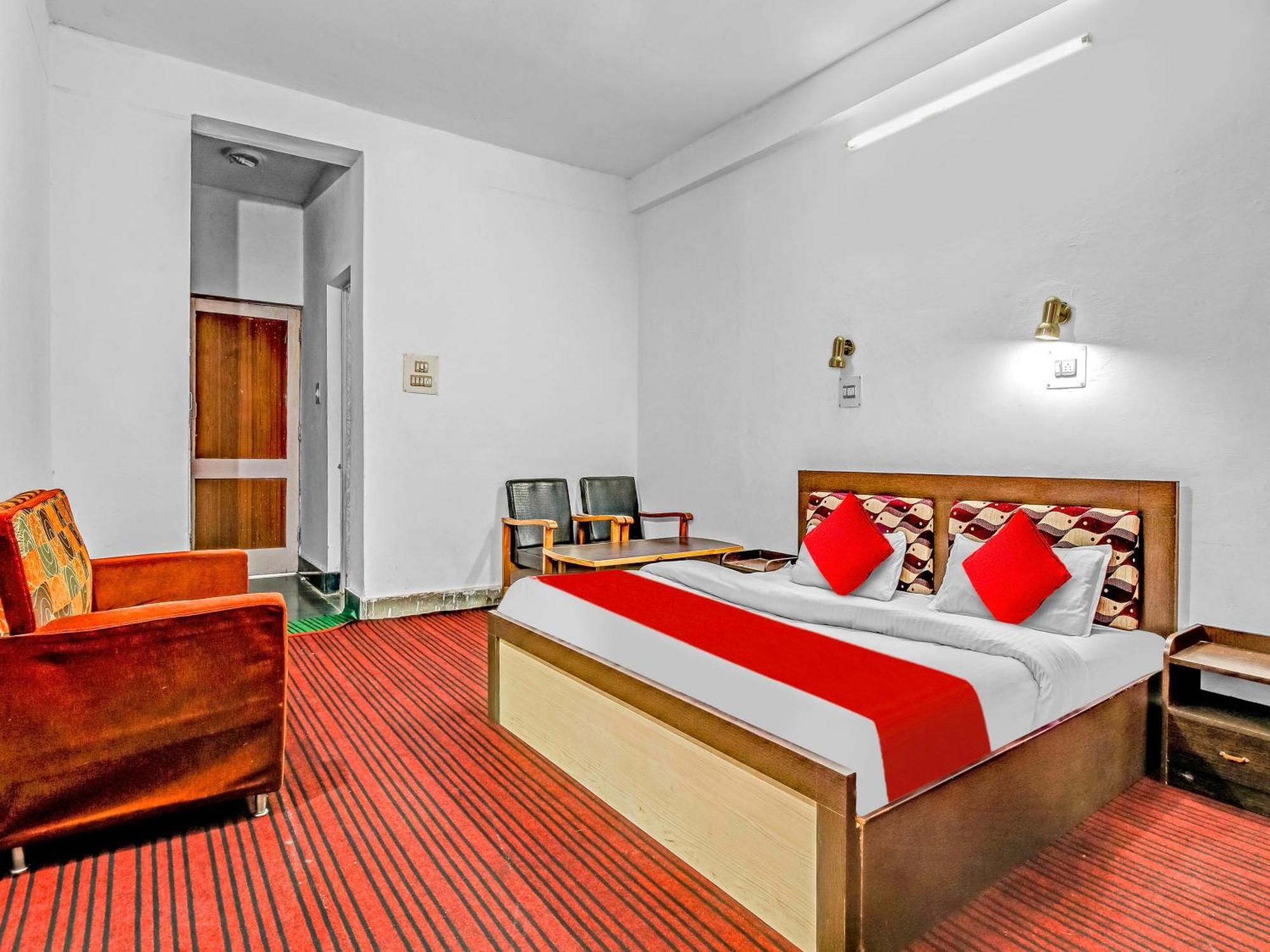 Hotel O The Ali Hotel Srinagar (Jammu and Kashmir)