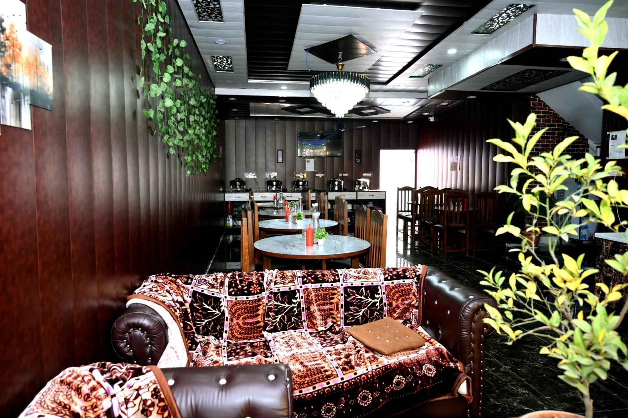Hotel Mid Valley Residency