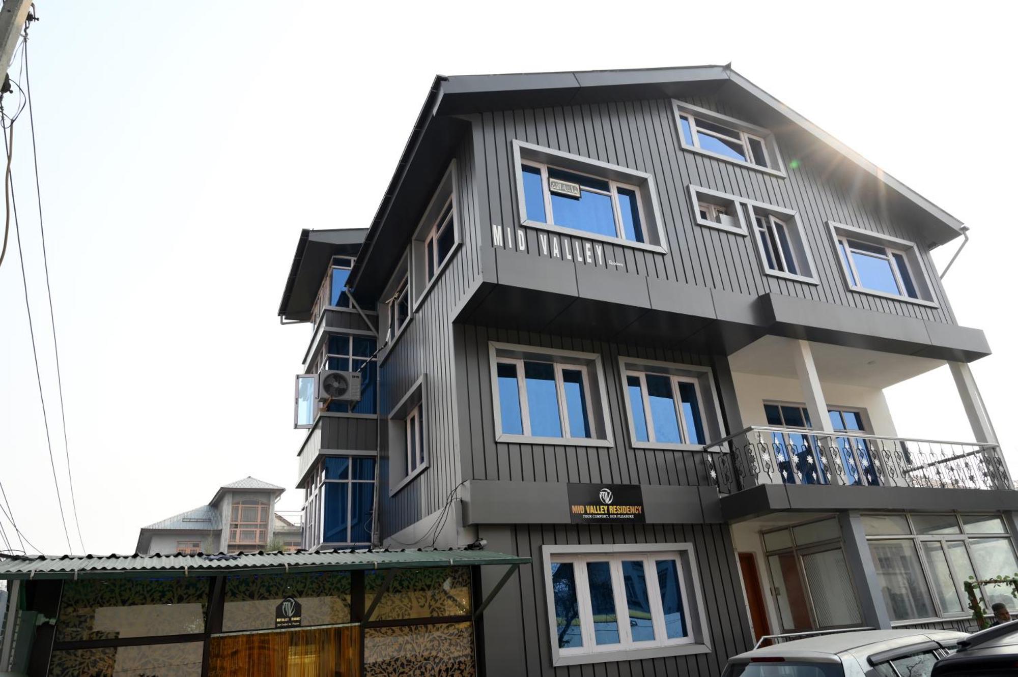 Mid Valley Residency Hotel 3*