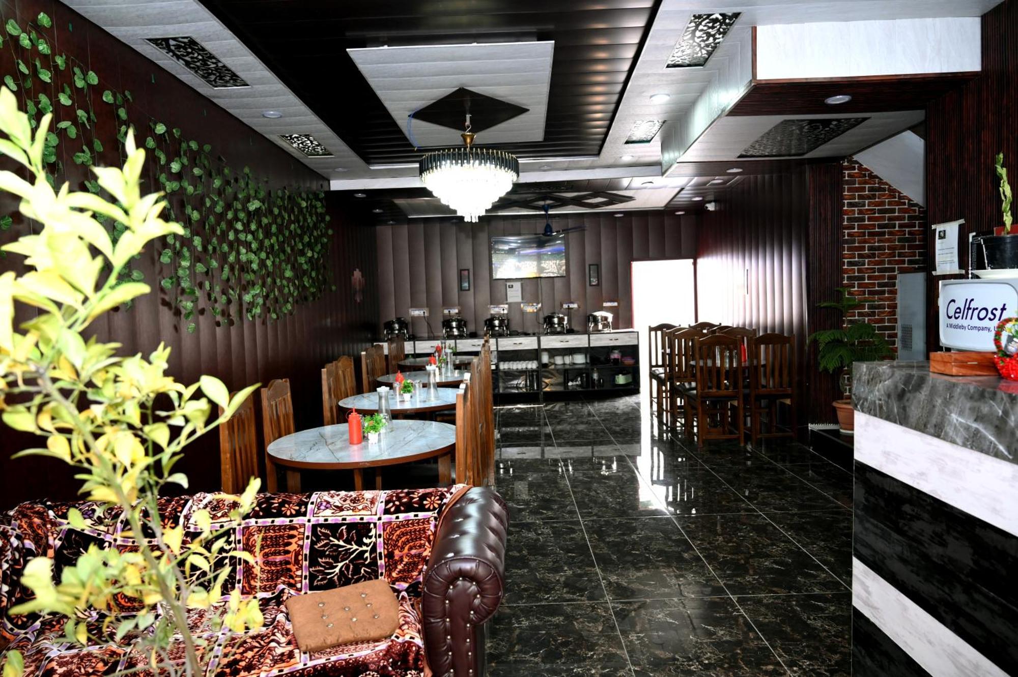 Hotel Mid Valley Residency