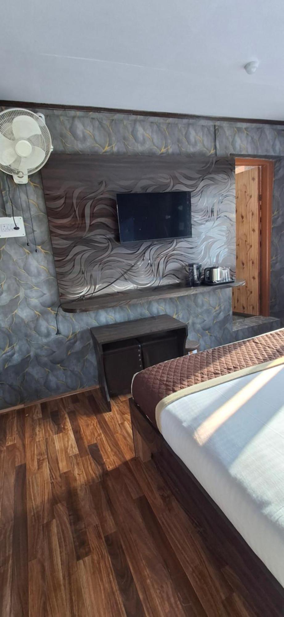 Hotel Mid Valley Residency Srinagar (Jammu and Kashmir)