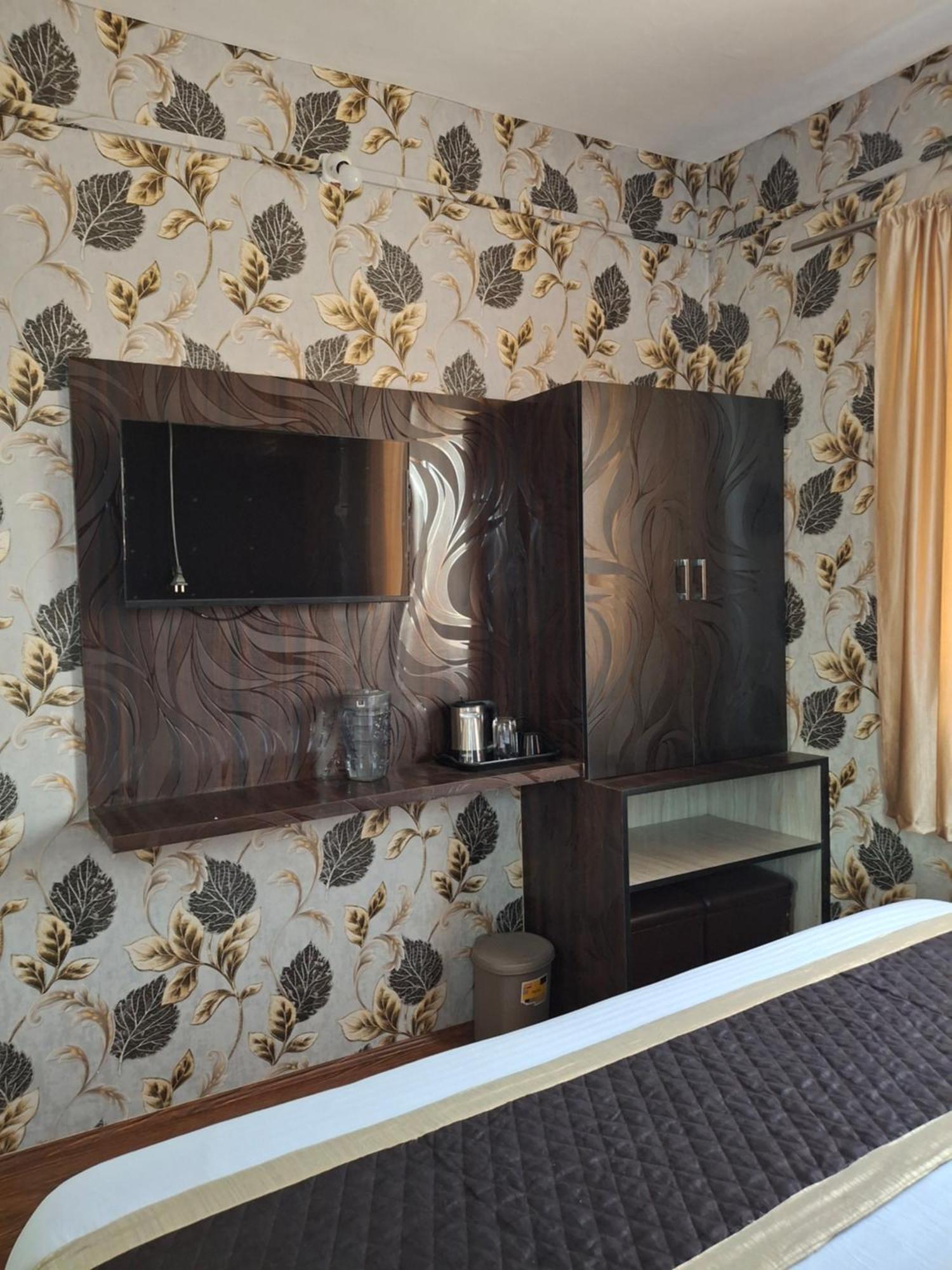 Mid Valley Residency Hotel