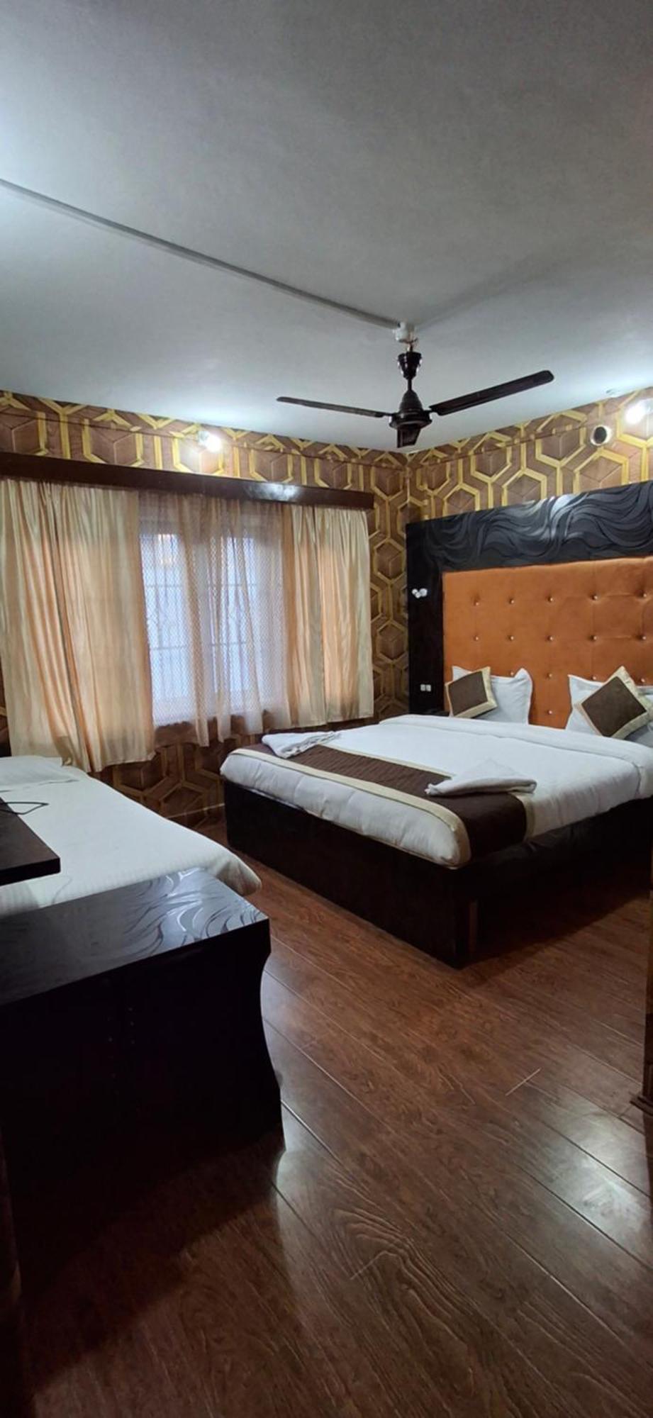 Hotel Mid Valley Residency 3*