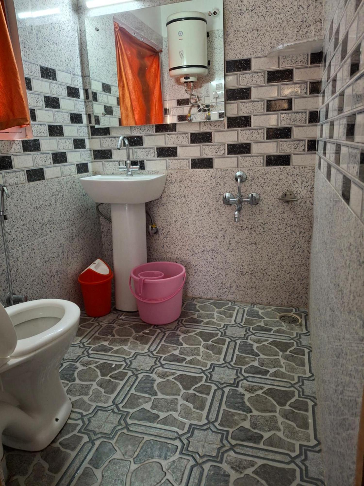 Mid Valley Residency Hotel Srinagar (Jammu and Kashmir)