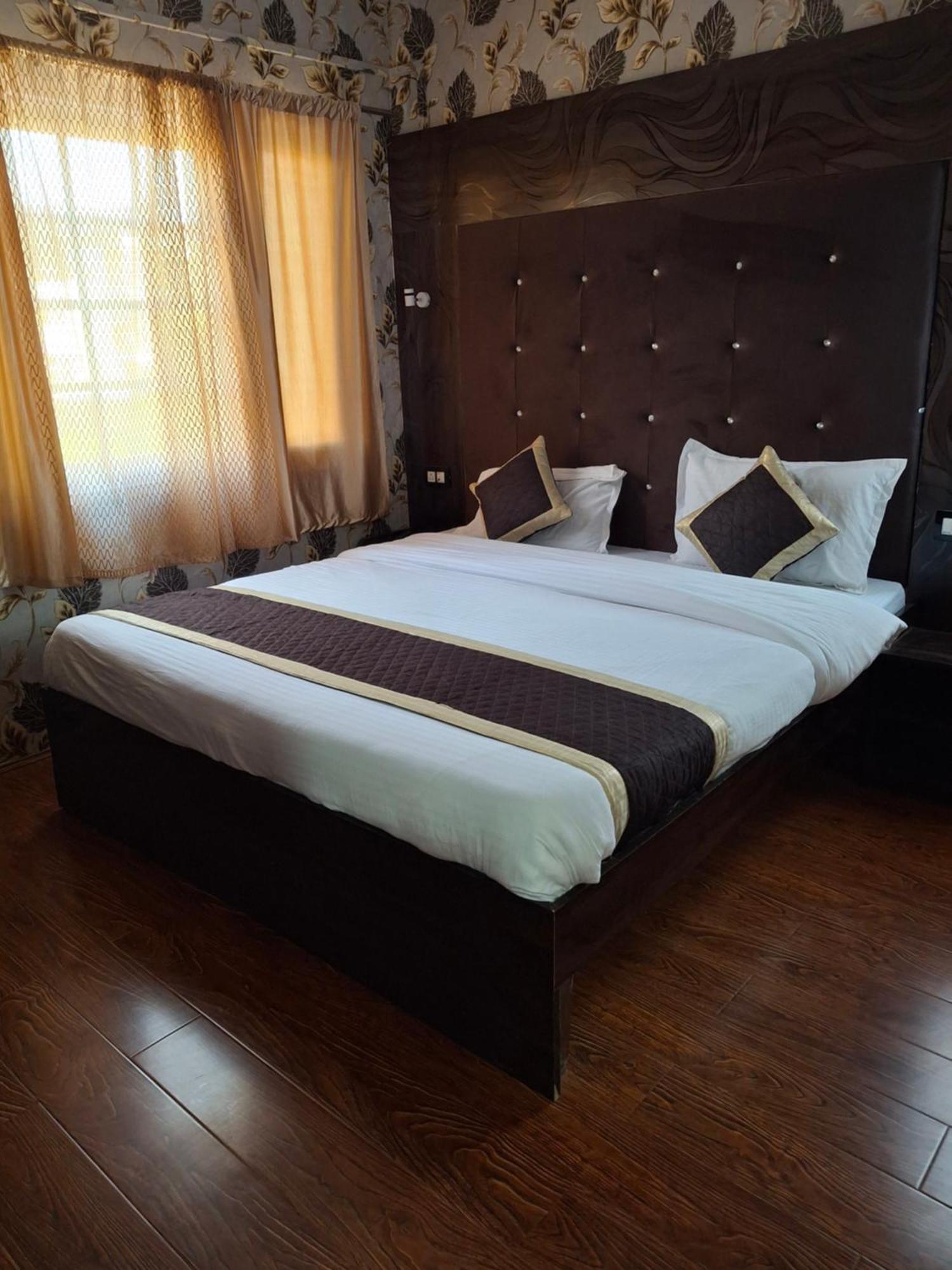Mid Valley Residency Srinagar (Jammu and Kashmir)
