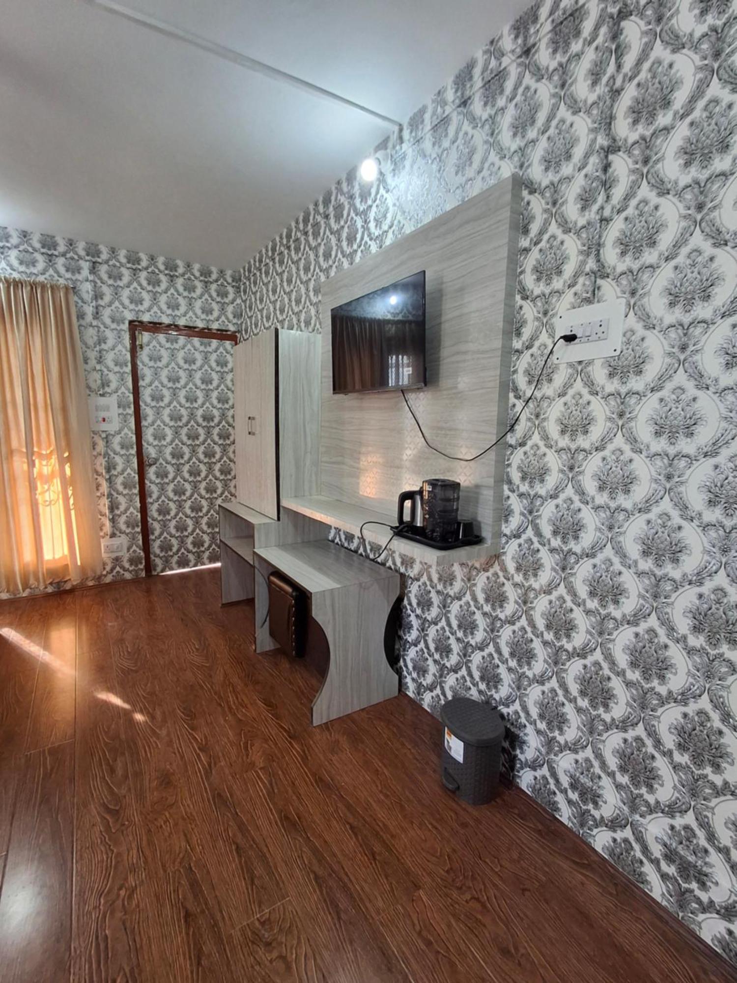 Hotel Mid Valley Residency 3*